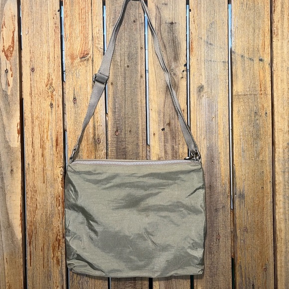 Baggallini Shoulder Bag - Picture 4 of 6